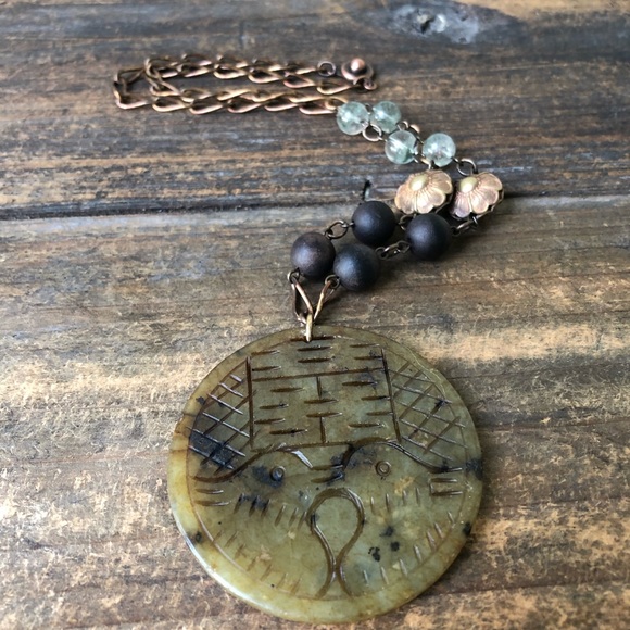 Oriental Blossom Serpentine Gemstone Necklace - Picture 4 of 10